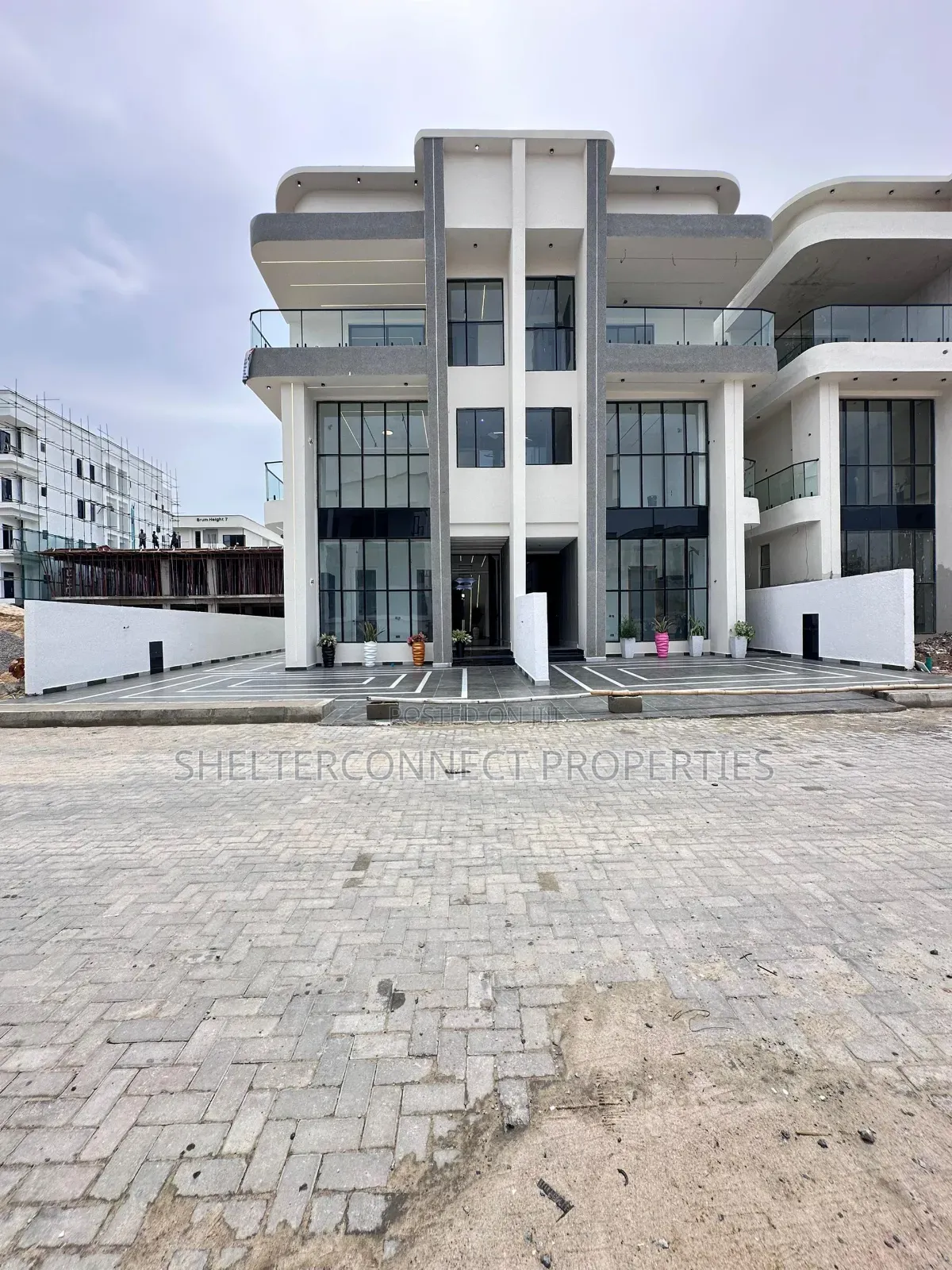 5bdrm Duplex in Lekki Phase 1 for sale in Lekki Phase 1