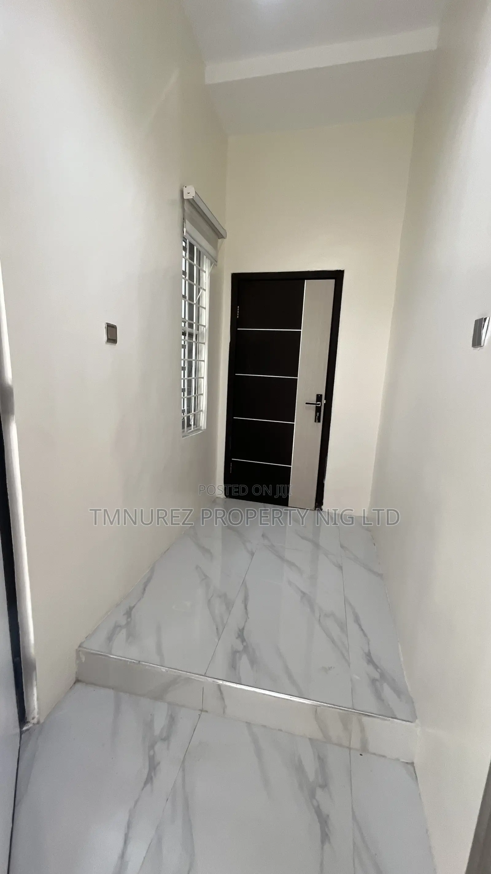 5bdrm Duplex in Chevron for rent in Chevron