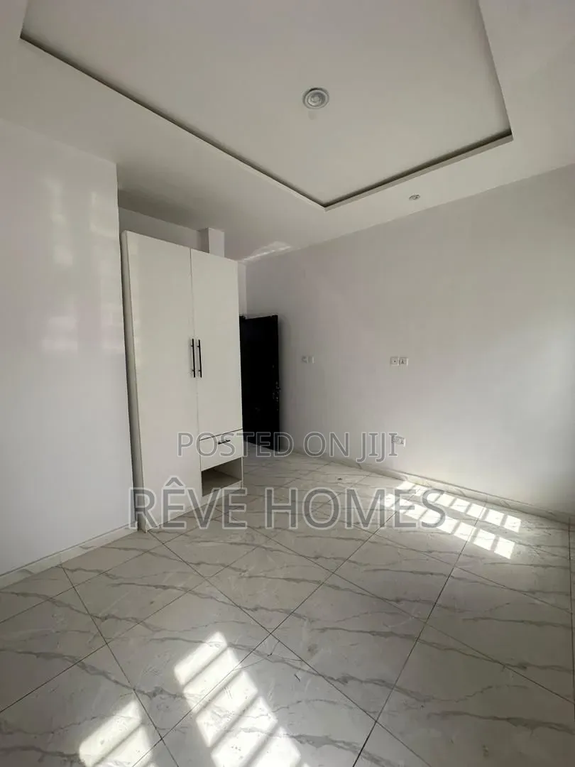 3bdrm Apartment in Mobil, Ilaje for sale in Ilaje