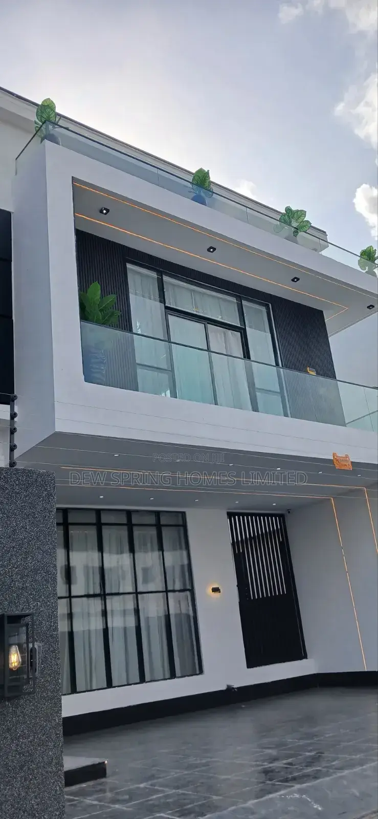 5bdrm Mansion in Harise Drive, Lekki Expressway for sale in Lekki Expressway