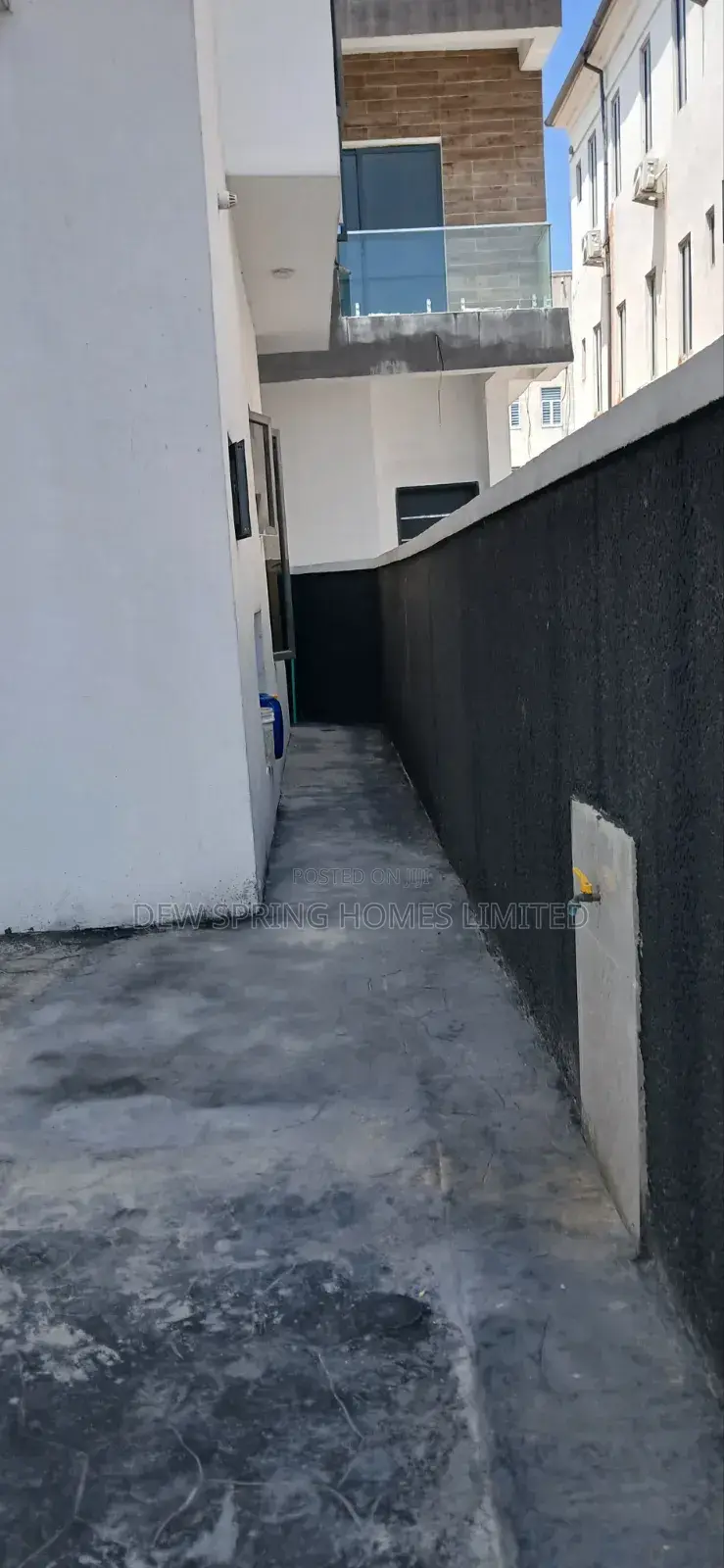 4bdrm Duplex in Harise Drive, Vgc for sale in VGC / Ajah