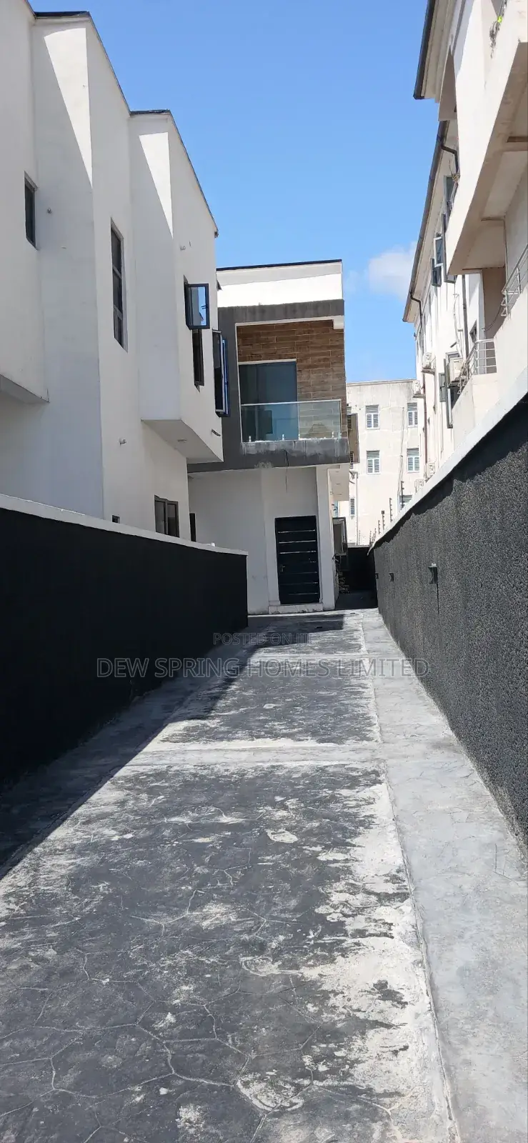 4bdrm Duplex in Harise Drive, Vgc for sale in VGC / Ajah