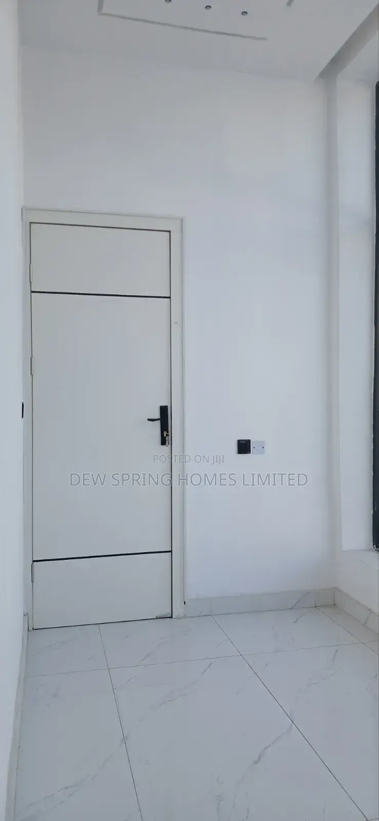 5bdrm Duplex in Harise Drive, Vgc for sale in VGC / Ajah
