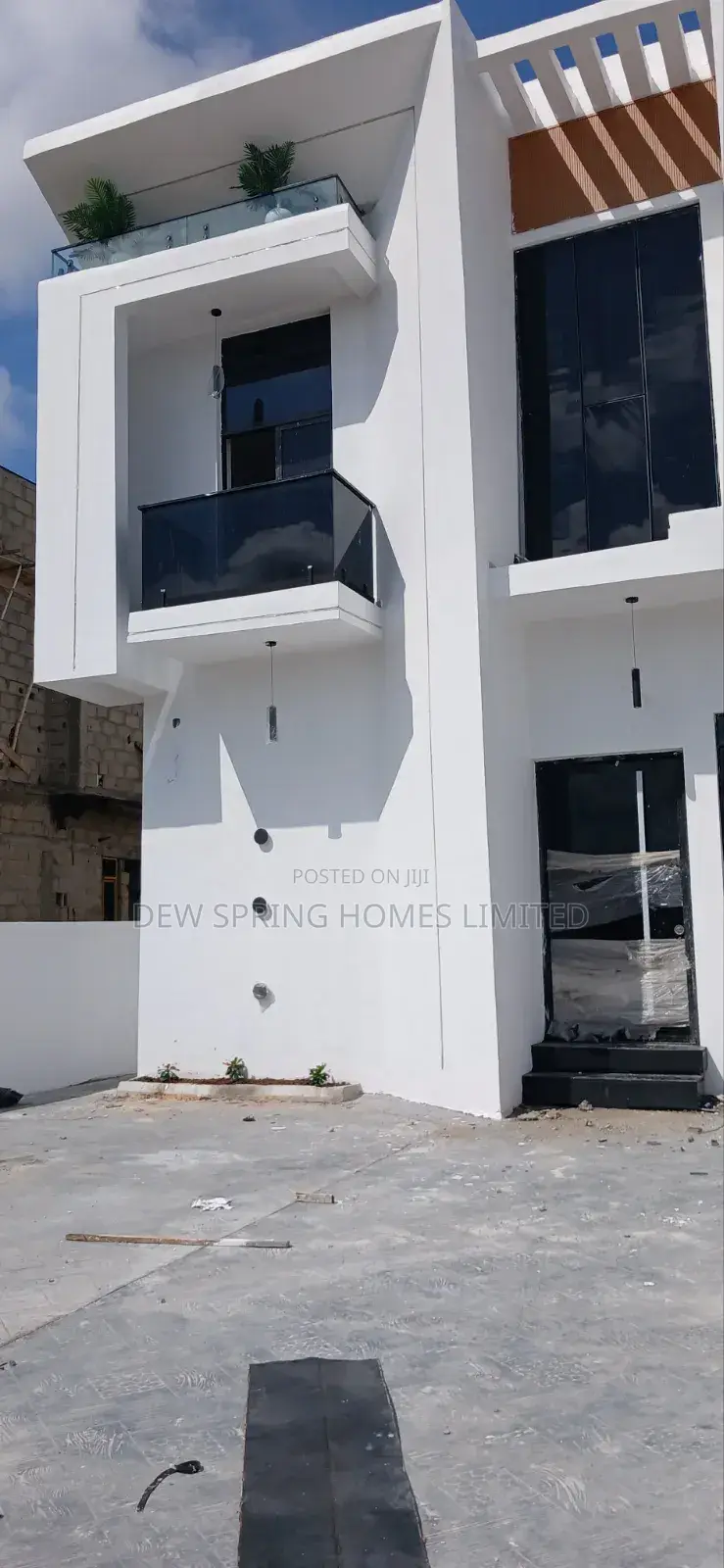 5bdrm Duplex in Harise Drive, Vgc for sale in VGC / Ajah