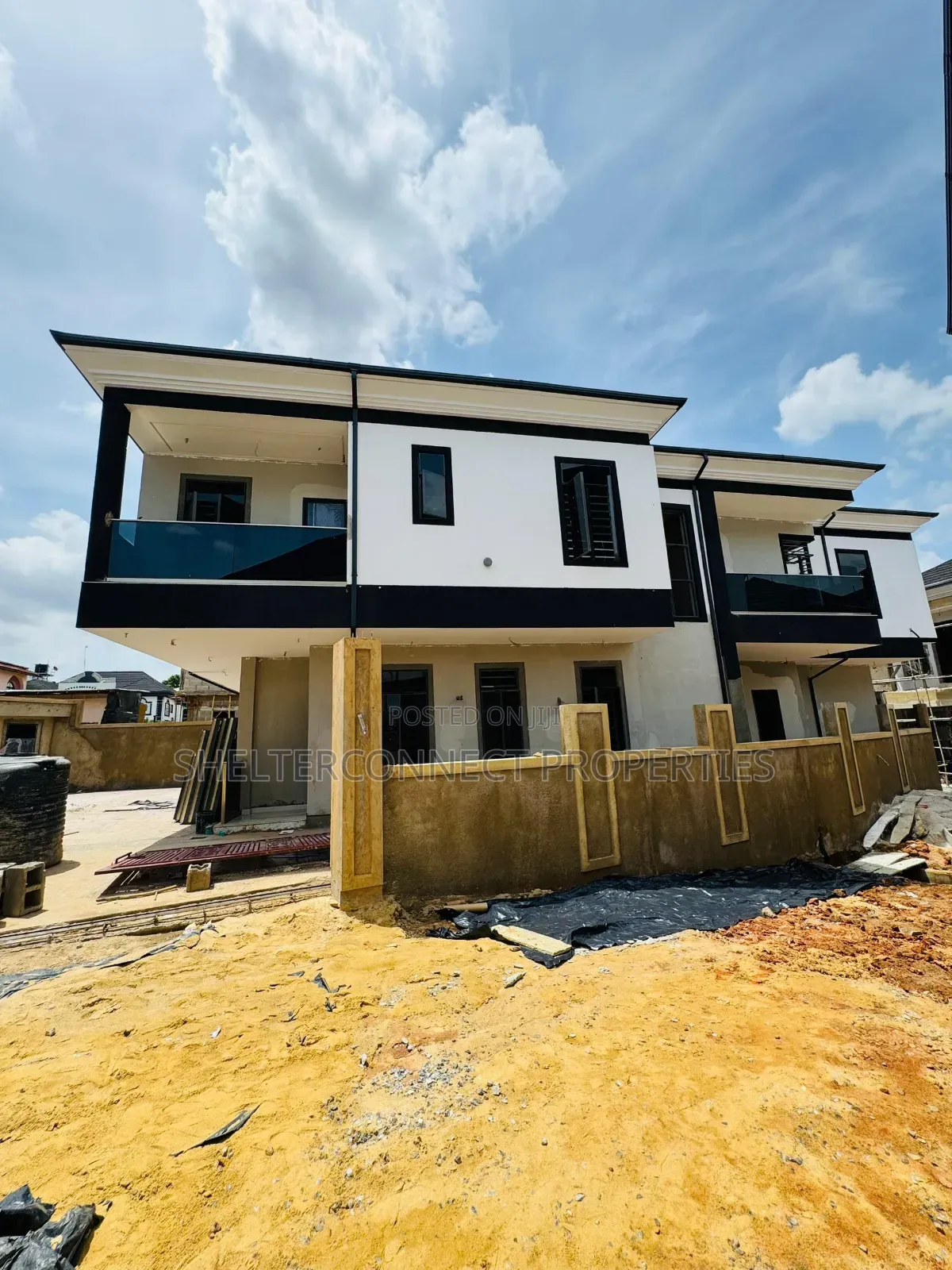 5bdrm Duplex in Omole Phase 1 for sale in Omole Phase 1