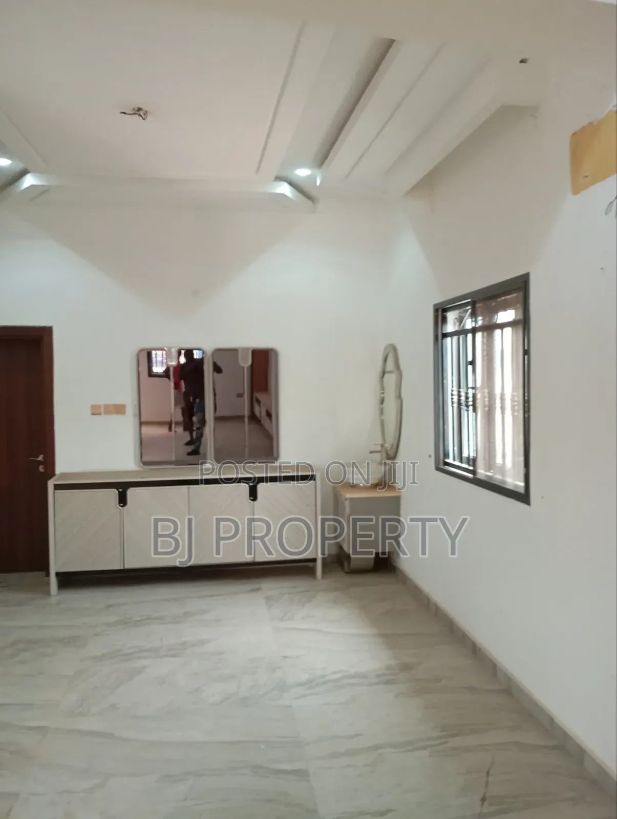 4bdrm Duplex in Justice, Bunkoro for sale in Bunkoro