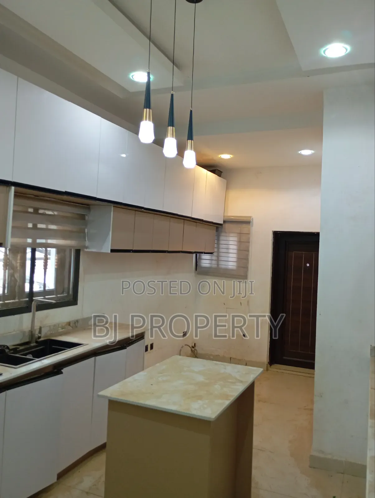 4bdrm Duplex in Justice, Bunkoro for sale in Bunkoro