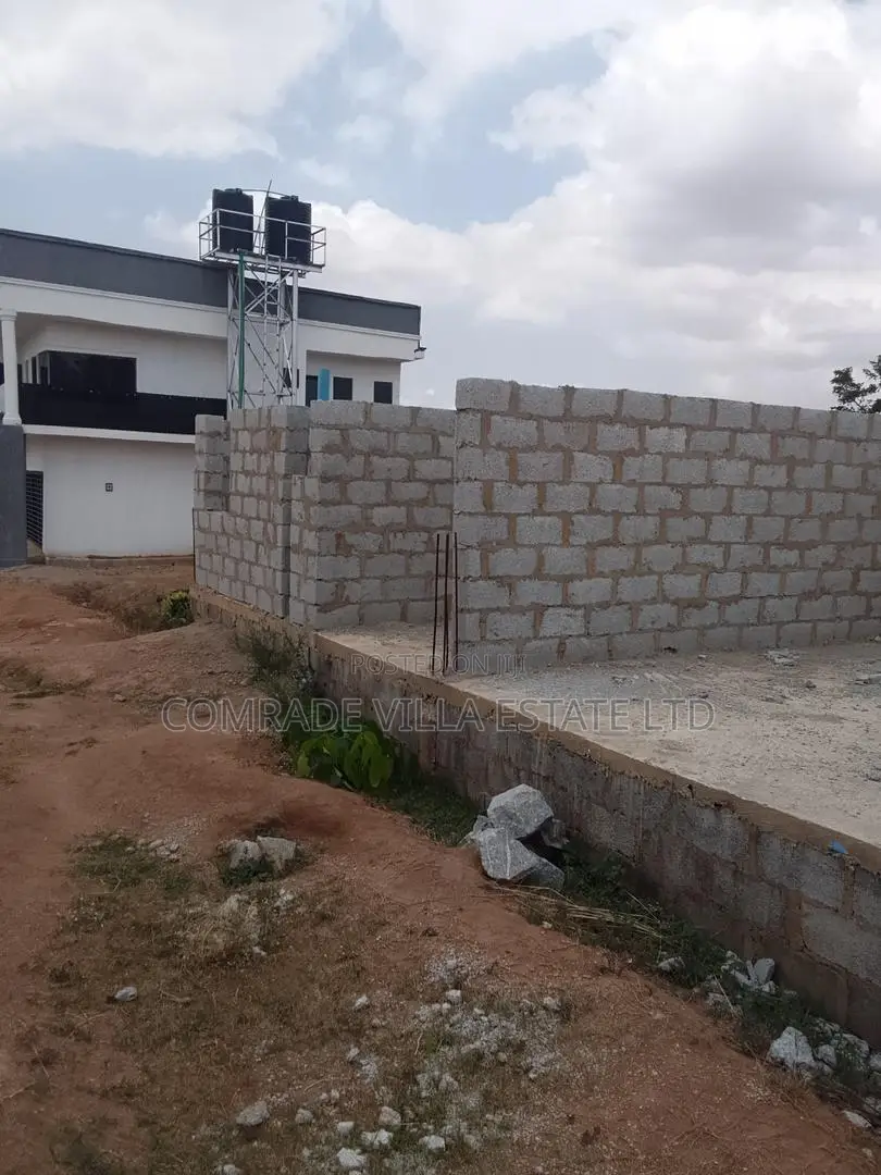 4bdrm Duplex In Sabon Lugbe For Sale in Sabon Lugbe
