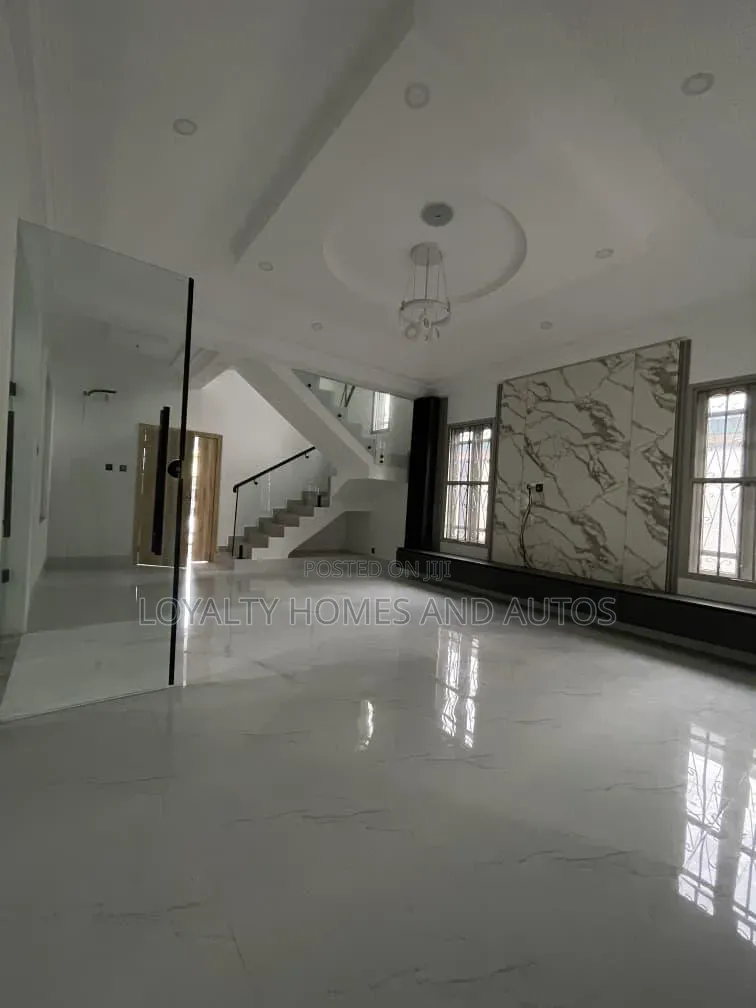 8bdrm Duplex in Egbeda for sale in Egbeda