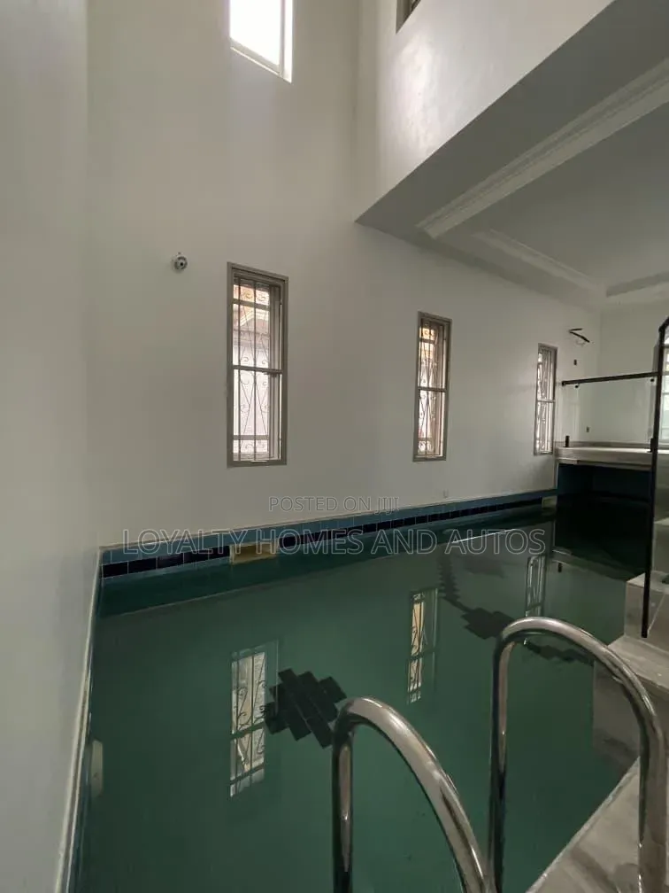 8bdrm Duplex in Egbeda for sale in Egbeda