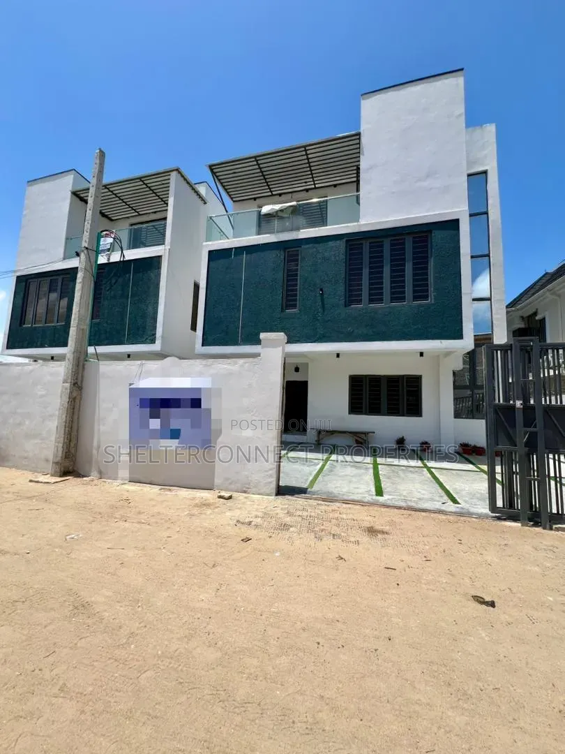 4bdrm Duplex in Ologolo for sale in Ologolo