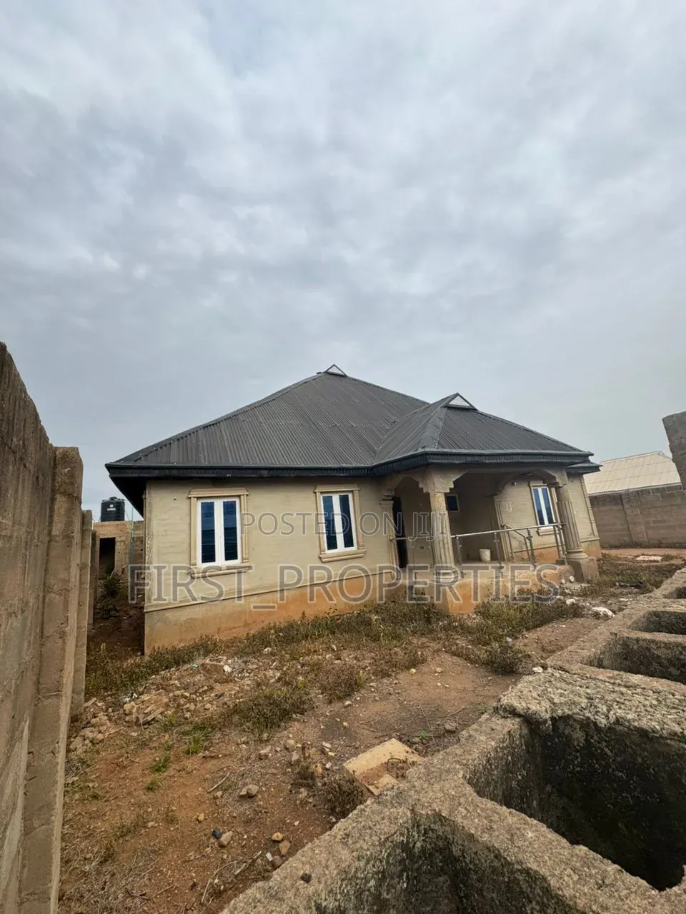 3bdrm Bungalow in Omi Adio, Oyo for sale in Oyo