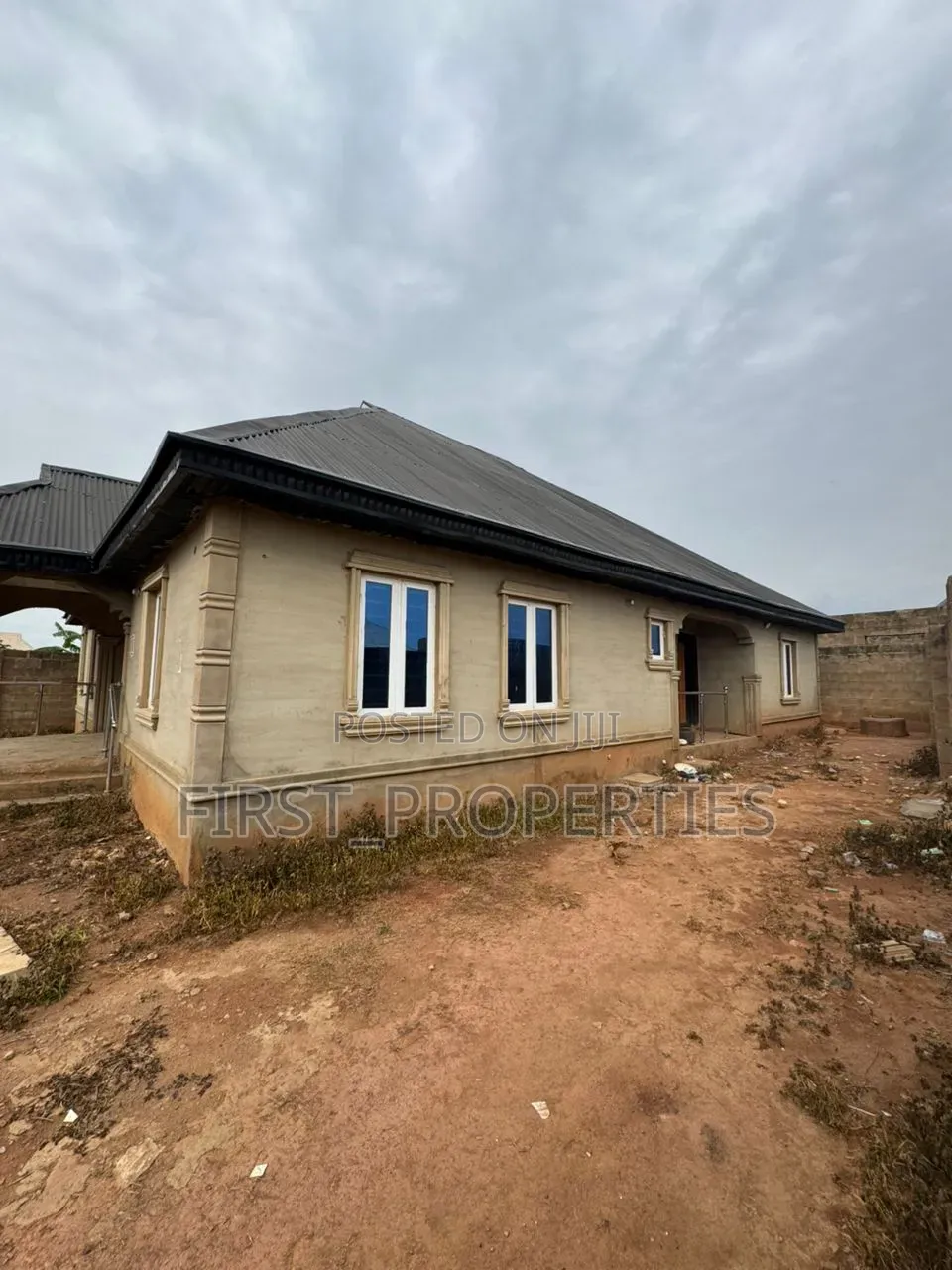 3bdrm Bungalow in Omi Adio, Oyo for sale in Oyo