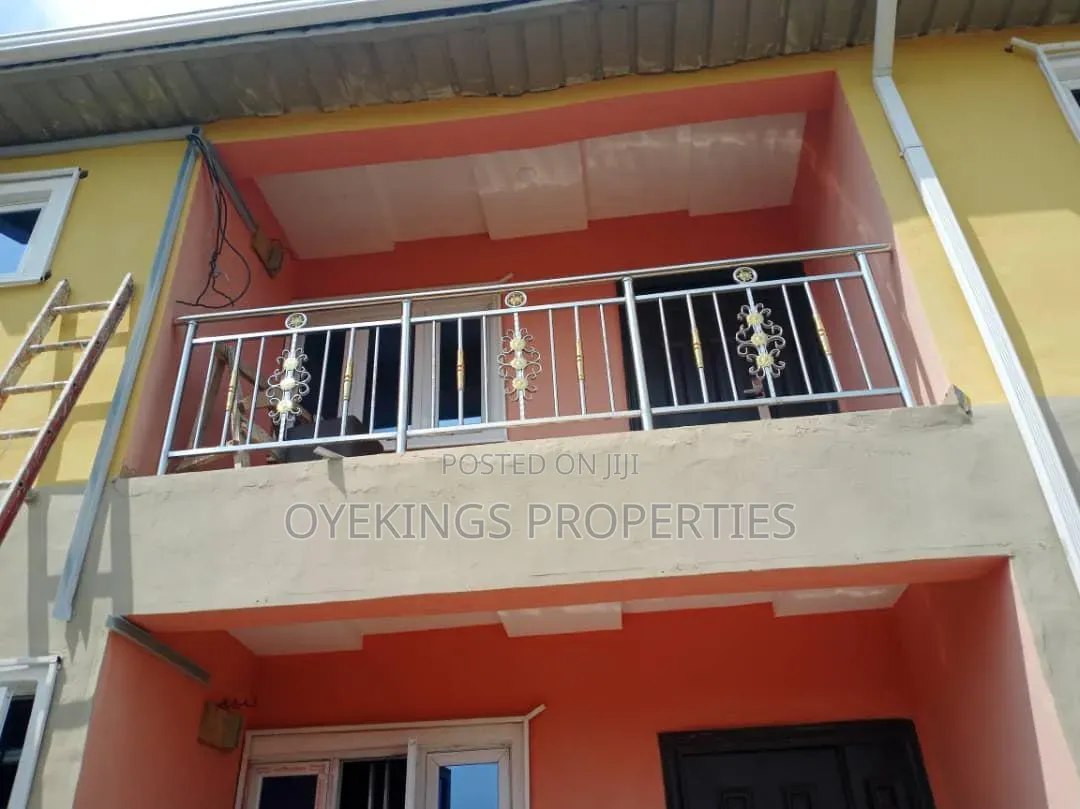 3bdrm Block of Flats in Hassan Block, Elebu, Oluyole Estate for rent in Oluyole Estate