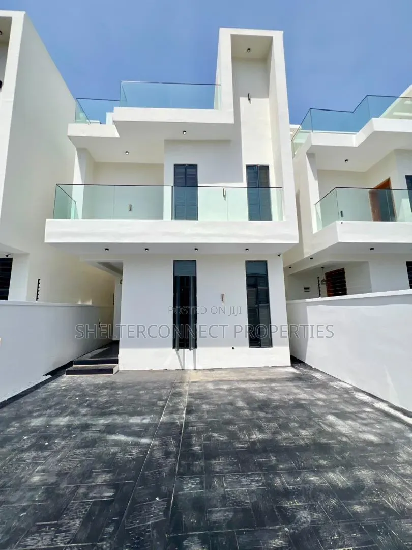 4bdrm Duplex in Ikota for sale in Ikota