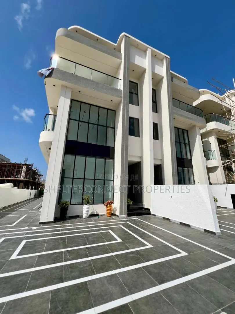 5bdrm Duplex in Lekki Phase 1 for sale in Lekki Phase 1