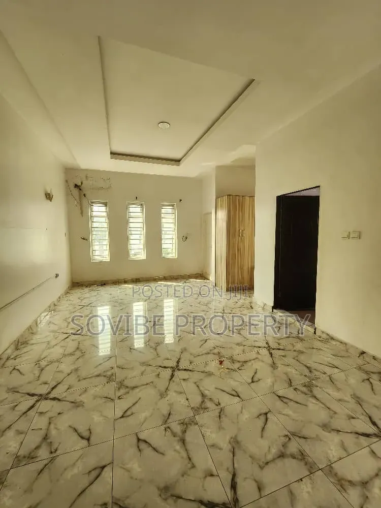 Furnished 4bdrm Duplex in Ikota for sale in Ikota