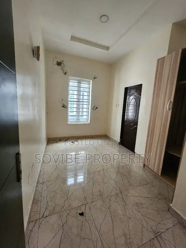 Furnished 4bdrm Duplex in Ikota for sale in Ikota