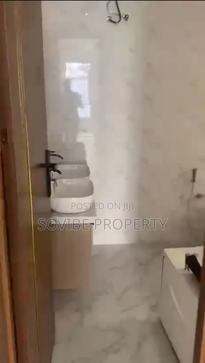 Furnished 5bdrm Duplex in Omole Phase 1 for sale in Omole Phase 1