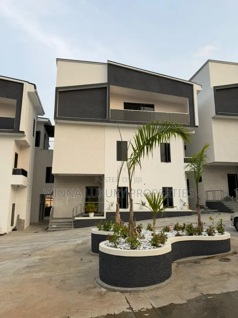 15bdrm Duplex in Asokoro Main for sale in Asokoro