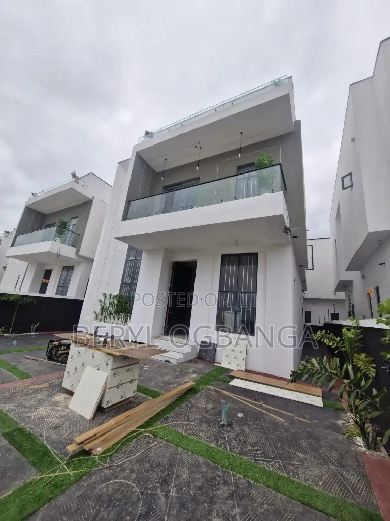 4bdrm Duplex in Ado for sale in Ado