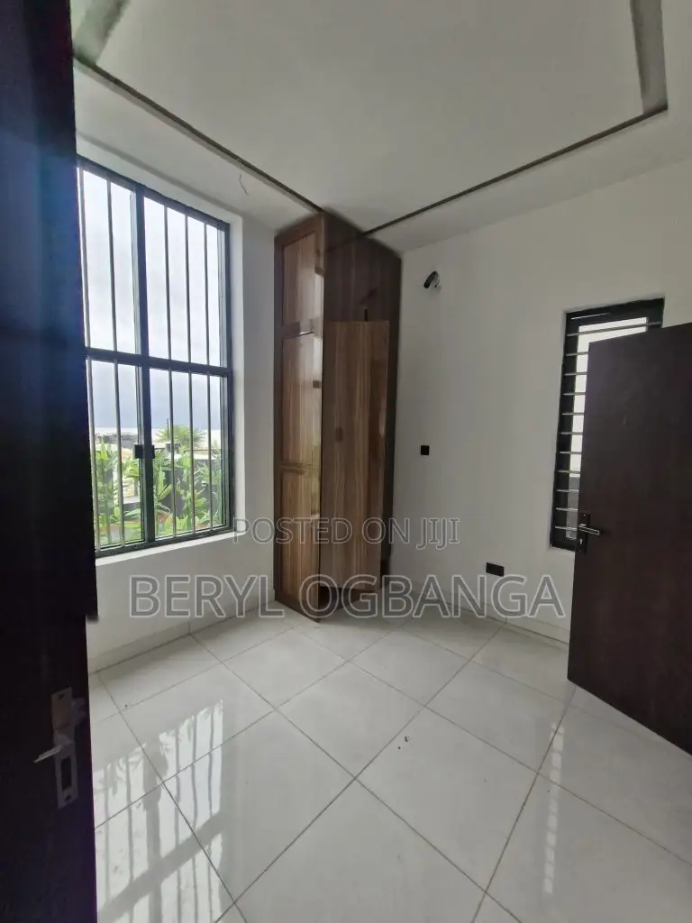 4bdrm Duplex in Ado for sale in Ado