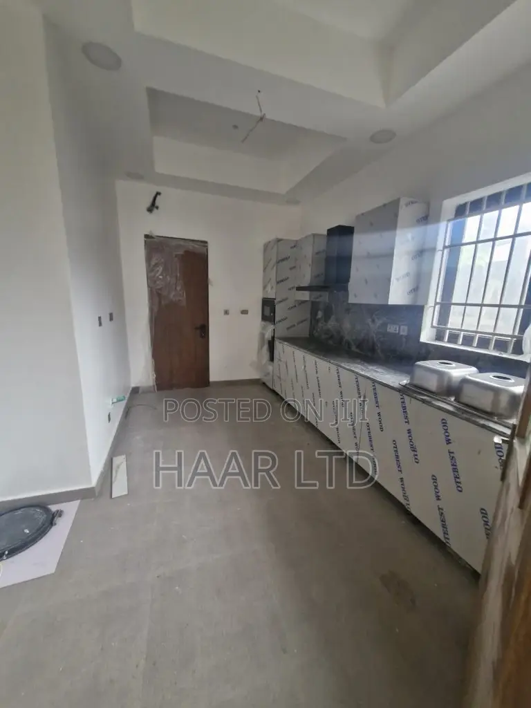 4bdrm Duplex in Lekki Phase 1 for sale in Lekki Phase 1