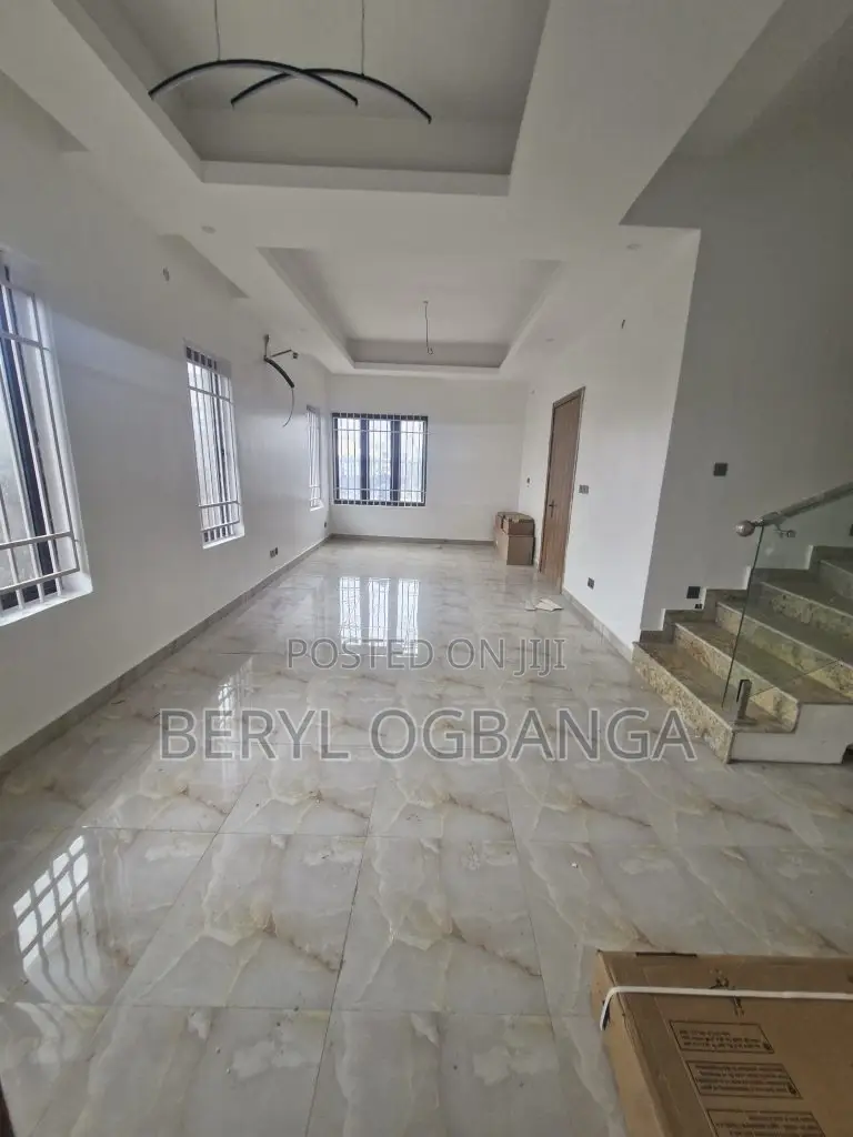 4bdrm Duplex in Lekki Phase 1 for sale in Lekki Phase 1