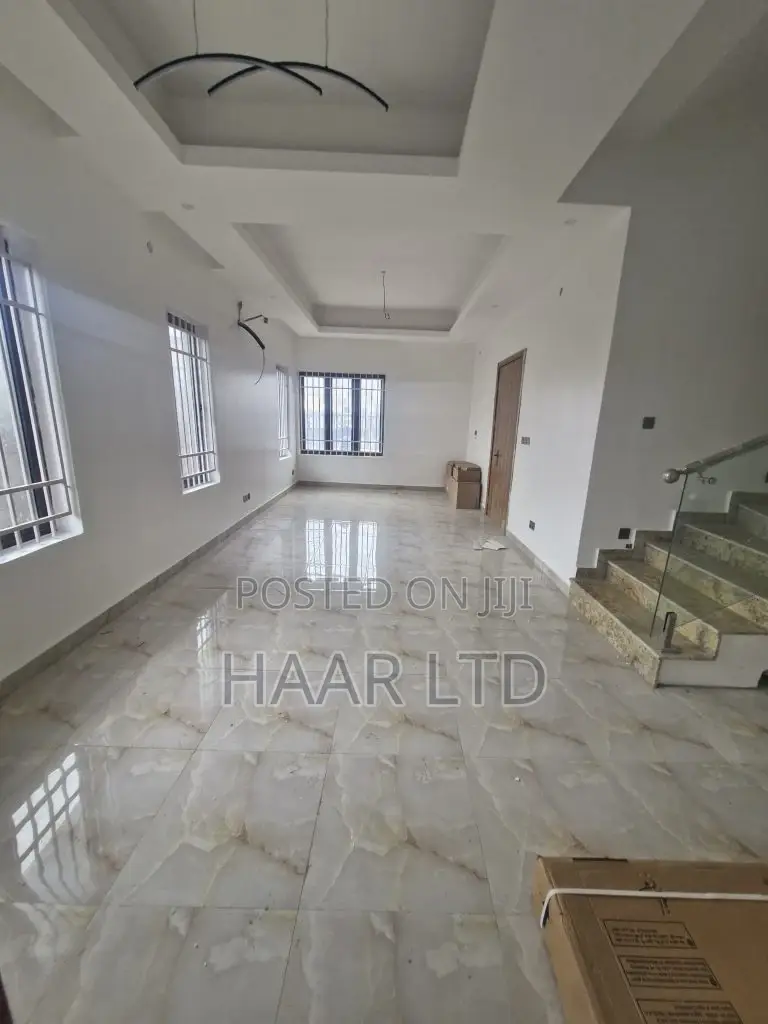 4bdrm Duplex in Lekki Phase 1 for sale in Lekki Phase 1