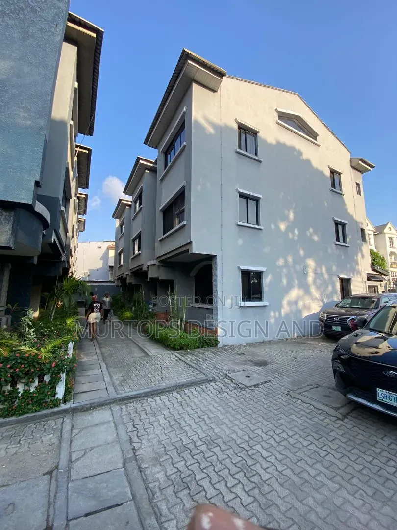 4bdrm Townhouse / Terrace in Kofo Abayomi for rent in Kofo Abayomi