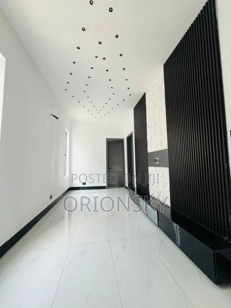 5bdrm Duplex in Ajah, Off Lekki-Epe Expressway for sale in Off Lekki-Epe Expressway