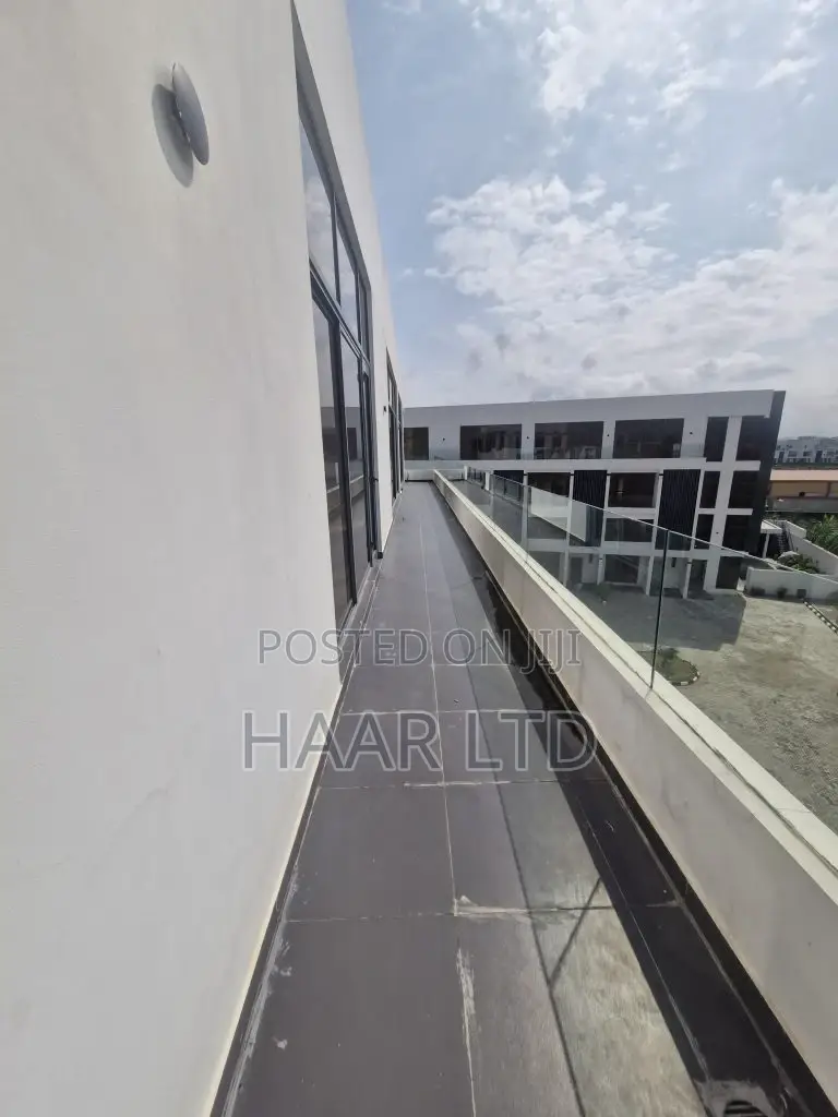 5bdrm Duplex in Ikate for sale in Ikate