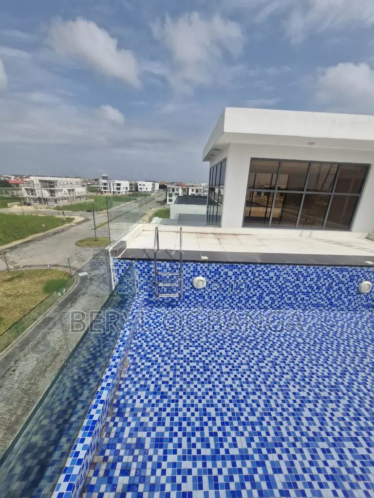 5bdrm Duplex in Ikate for sale in Ikate