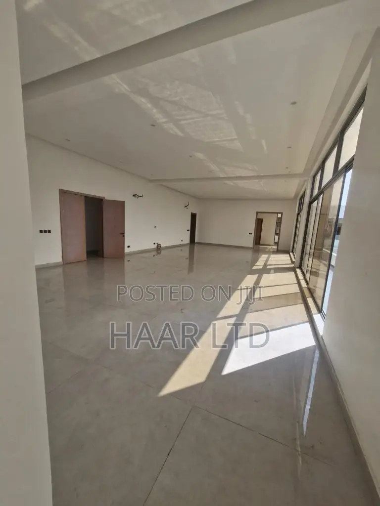5bdrm Duplex in Ikate for sale in Ikate