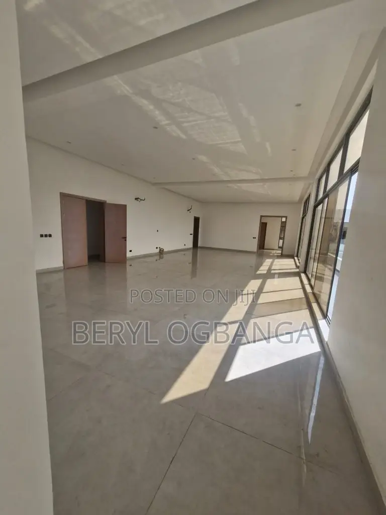 5bdrm Duplex in Ikate for sale in Ikate
