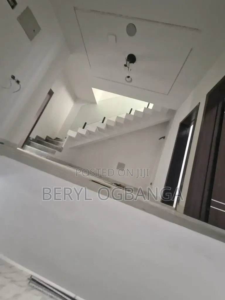 4bdrm Duplex in Osapa london for sale in Osapa london