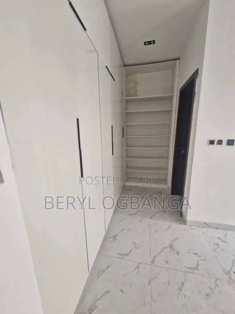 4bdrm Duplex in Osapa london for sale in Osapa london