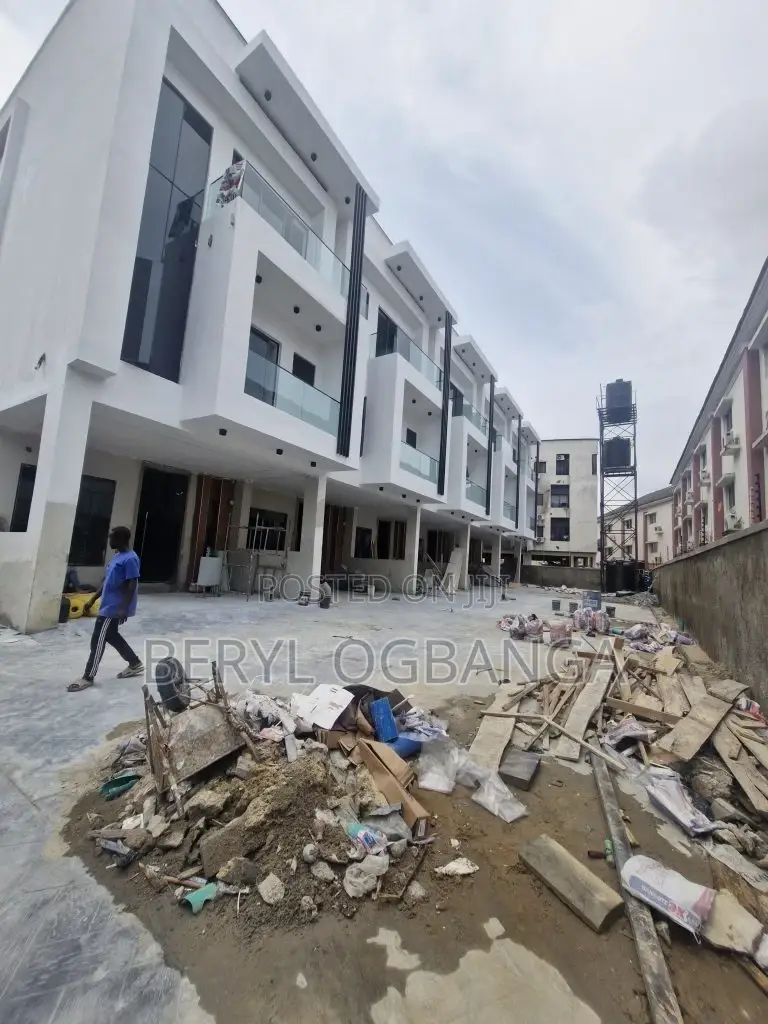 4bdrm Duplex in Osapa london for sale in Osapa london