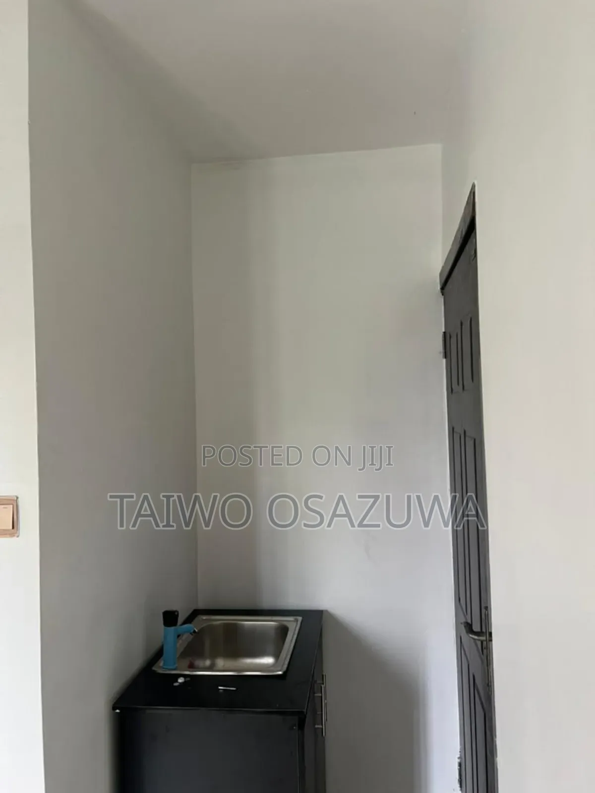 1bdrm Apartment in Orchid Road, Lekki Expressway for rent in Lekki Expressway