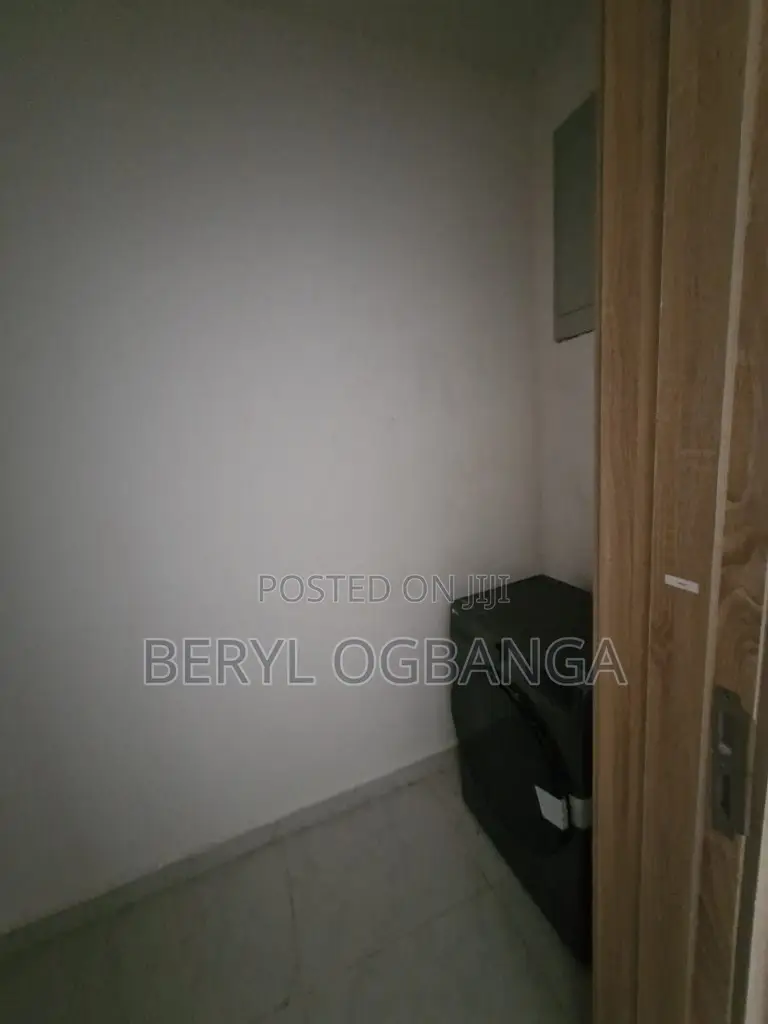 2bdrm Apartment in Ahmadu Bello Way for sale in Ahmadu Bello Way