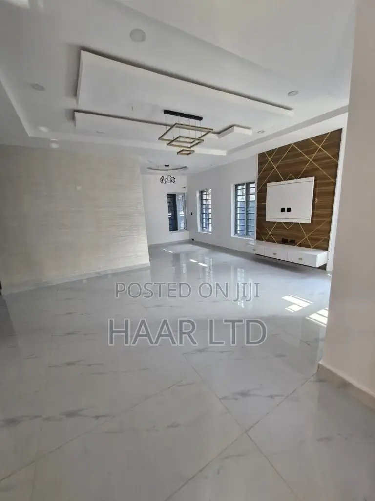 5bdrm Duplex in Lekki Phase 1 for sale in Lekki Phase 1