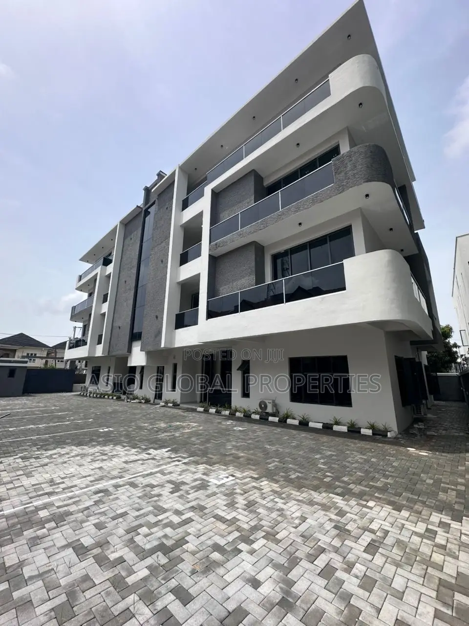 3bdrm Apartment in Lekki Phase 1 for sale in Lekki Phase 1