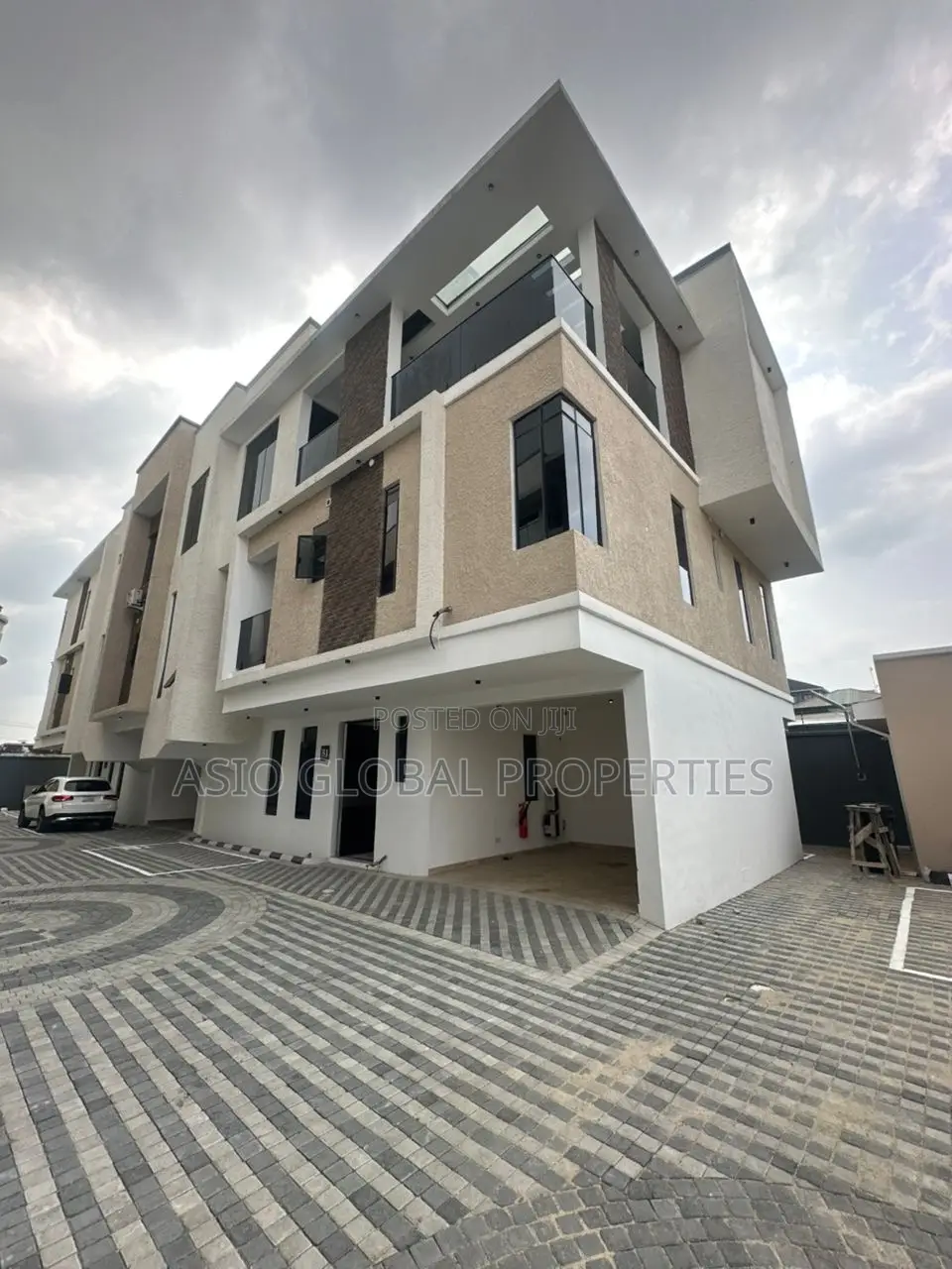 4bdrm Duplex in Lekki Phase 1 for sale in Lekki Phase 1