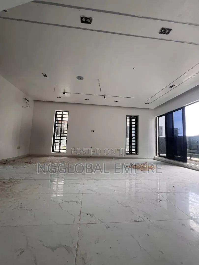 4bdrm Duplex in Ikate, Lekki Phase 1 for sale in Lekki Phase 1