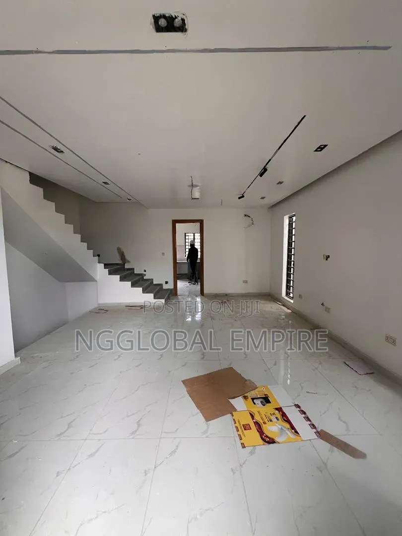4bdrm Duplex in Ikate, Lekki Phase 1 for sale in Lekki Phase 1