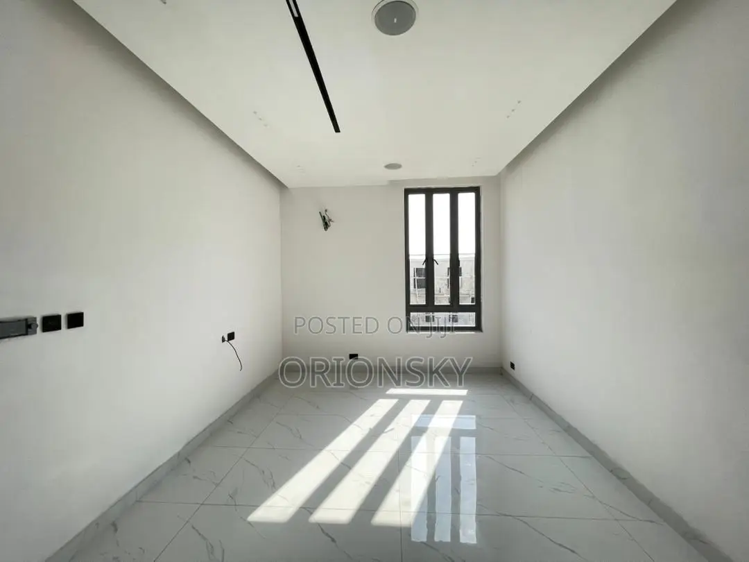 5bdrm Duplex in Megamound, Lekki Phase 1 for sale in Lekki Phase 1
