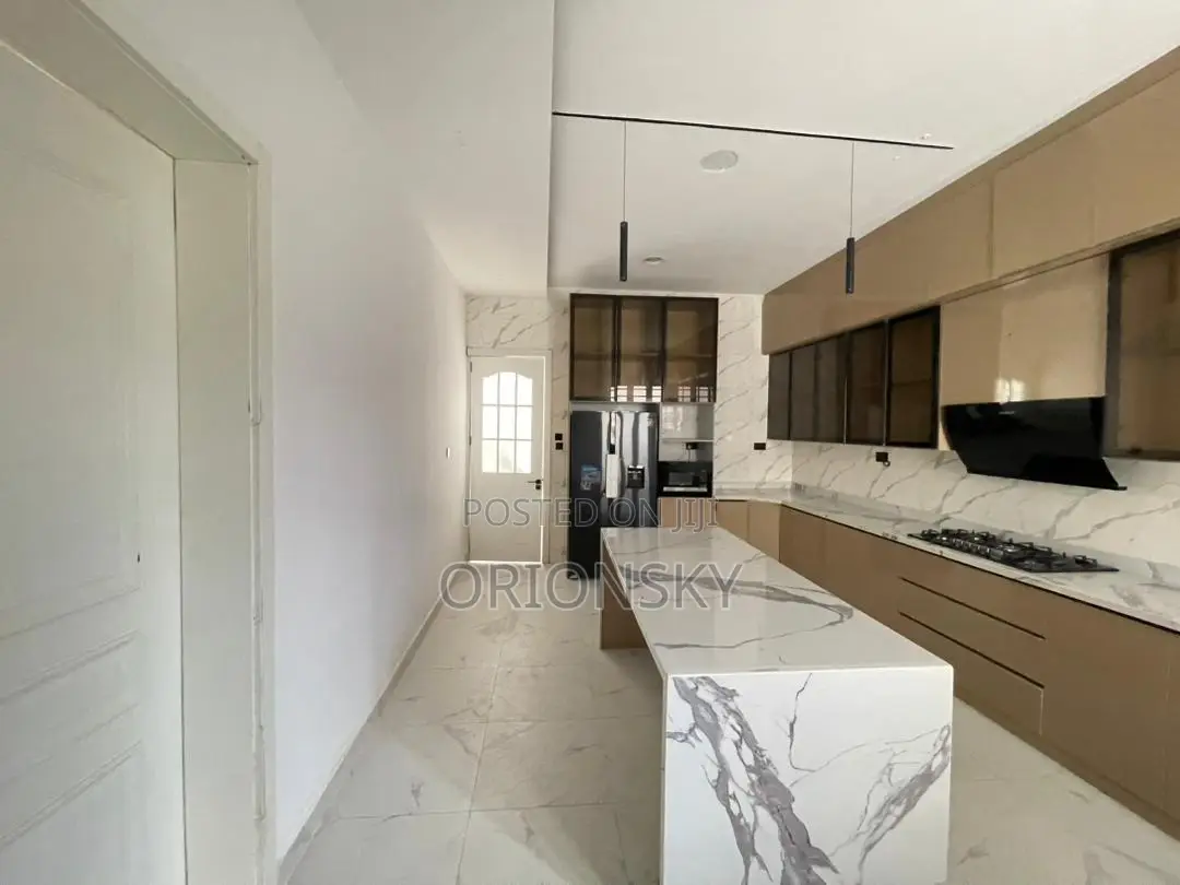 5bdrm Duplex in Megamound, Lekki Phase 1 for sale in Lekki Phase 1