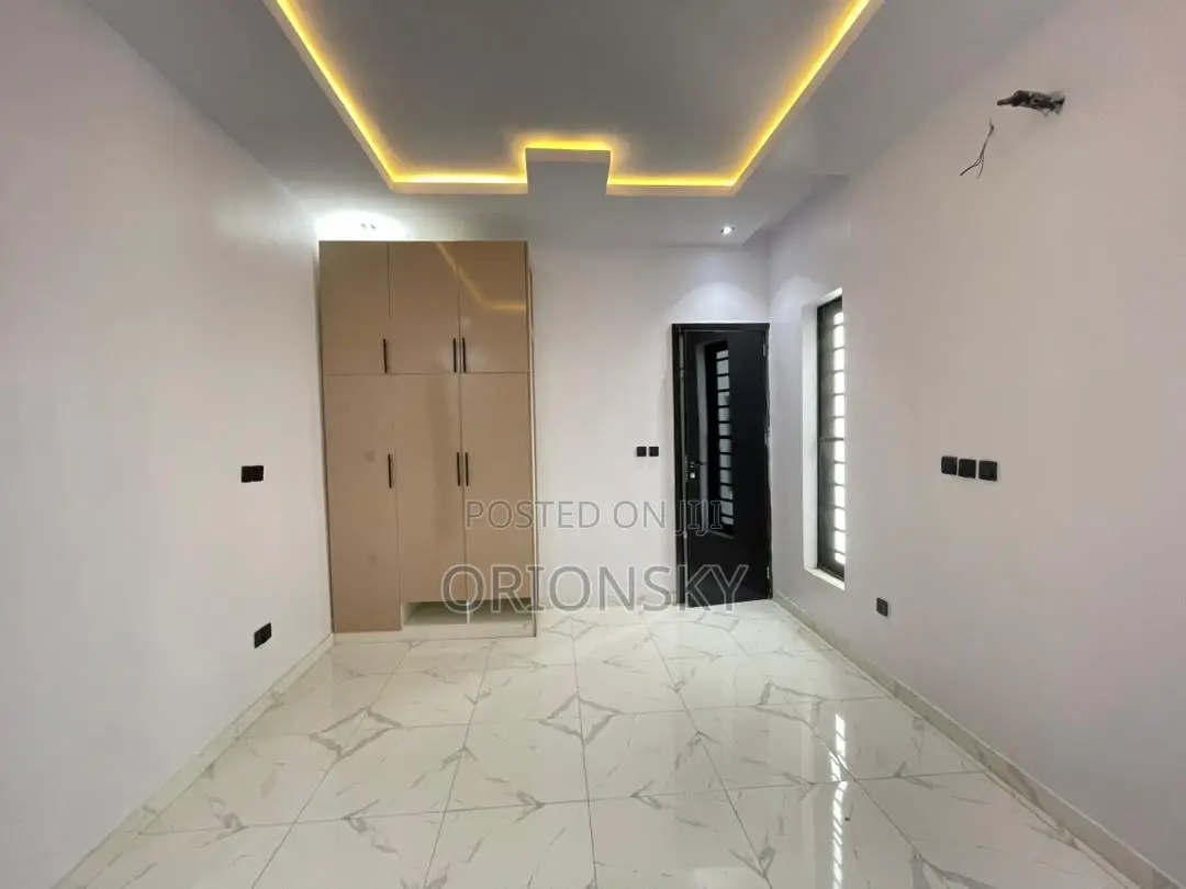 5bdrm Duplex in Megamound, Lekki Phase 1 for sale in Lekki Phase 1