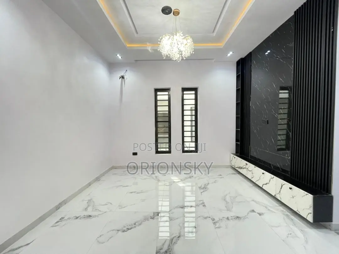 5bdrm Duplex in Megamound, Lekki Phase 1 for sale in Lekki Phase 1