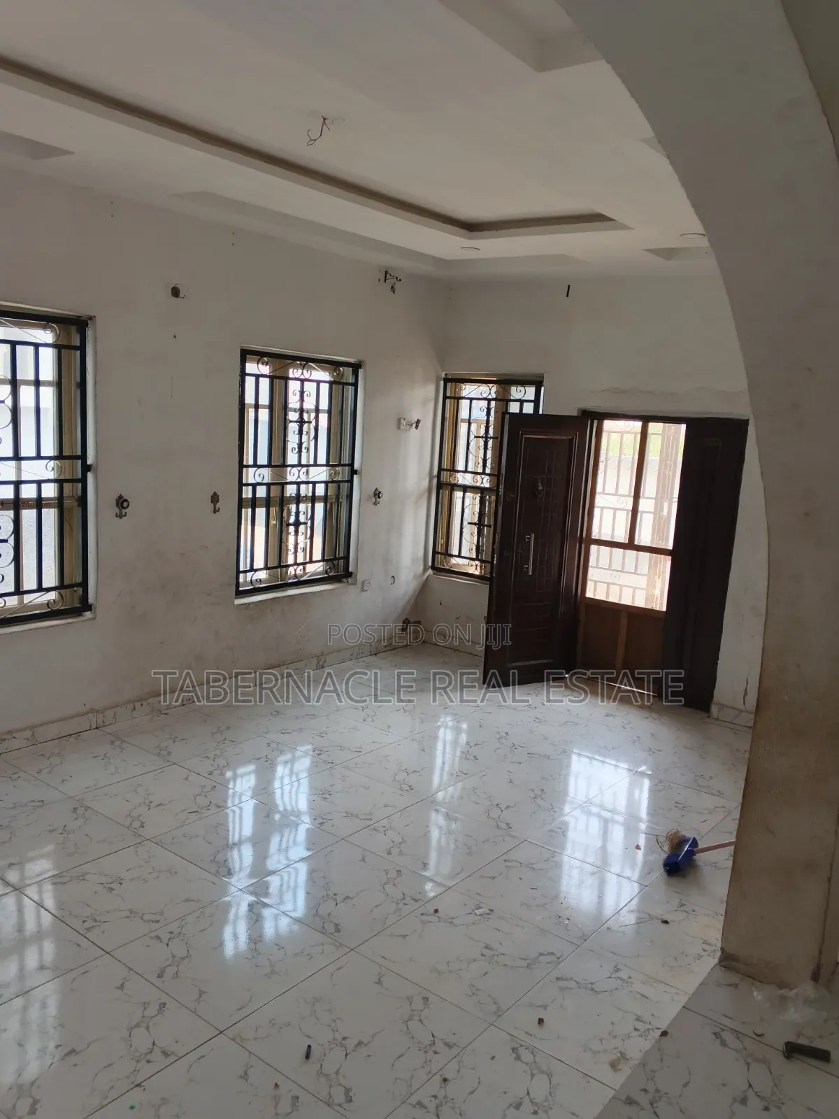 3bdrm Bungalow in Alogba Estate, Ebute for rent in Ebute